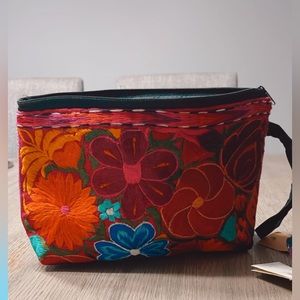 floral wristlet bag